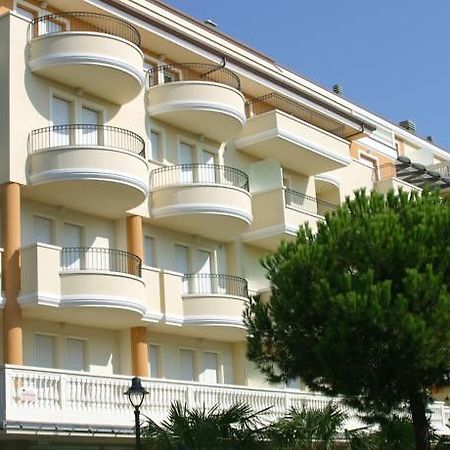 ריצ'יונה Residence Il Tulipano מראה חיצוני תמונה